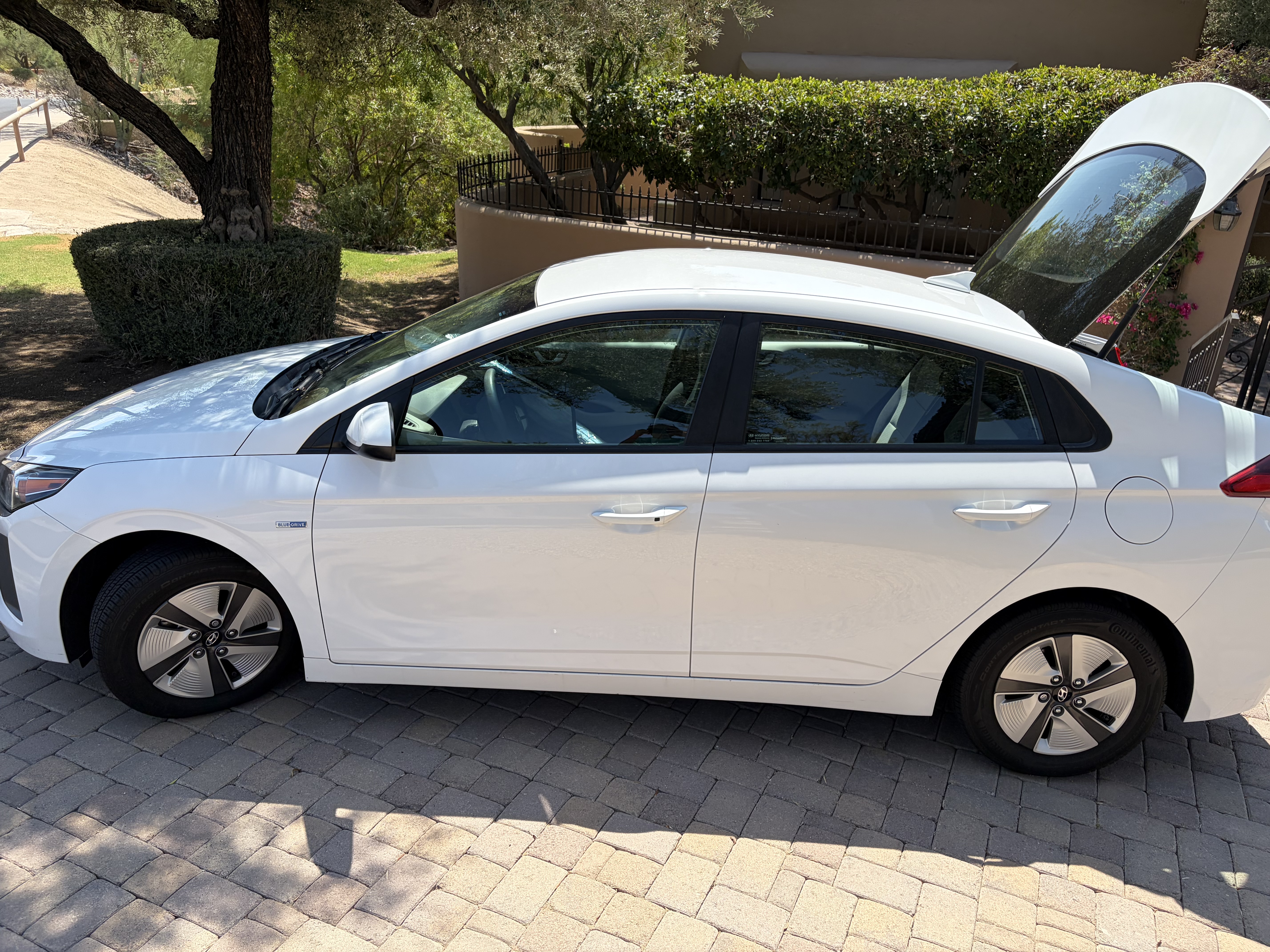 Used 2017 Hyundai Ioniq Blue FWD image 23