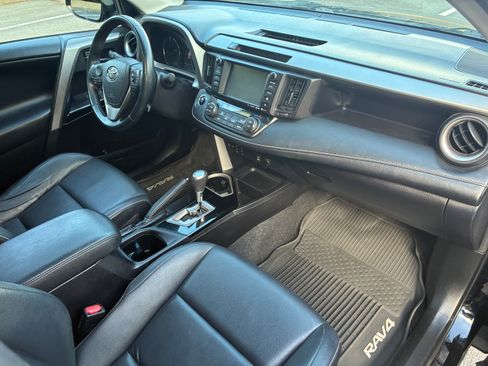 Used 2016 Toyota RAV4 Limited AWD/4WD image 13