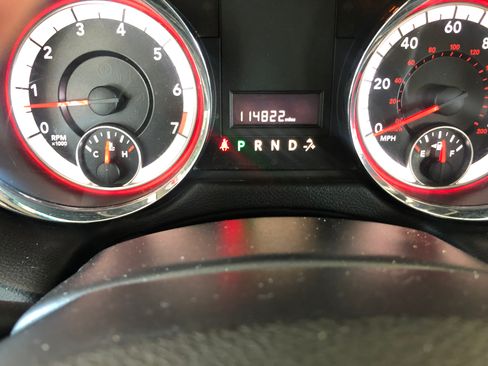 Used 2016 Dodge Grand Caravan American Value Package w/ UConnect Hands-Free Group image 1