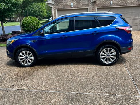 Used 2017 Ford Escape Titanium FWD image 9