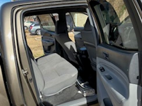 Used 2015 Toyota Tacoma PreRunner image 6