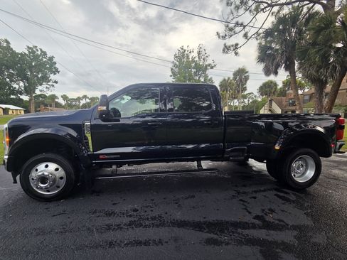 Used 2023 Ford F450 Lariat w/ Lariat Ultimate Package AWD/4WD image 4
