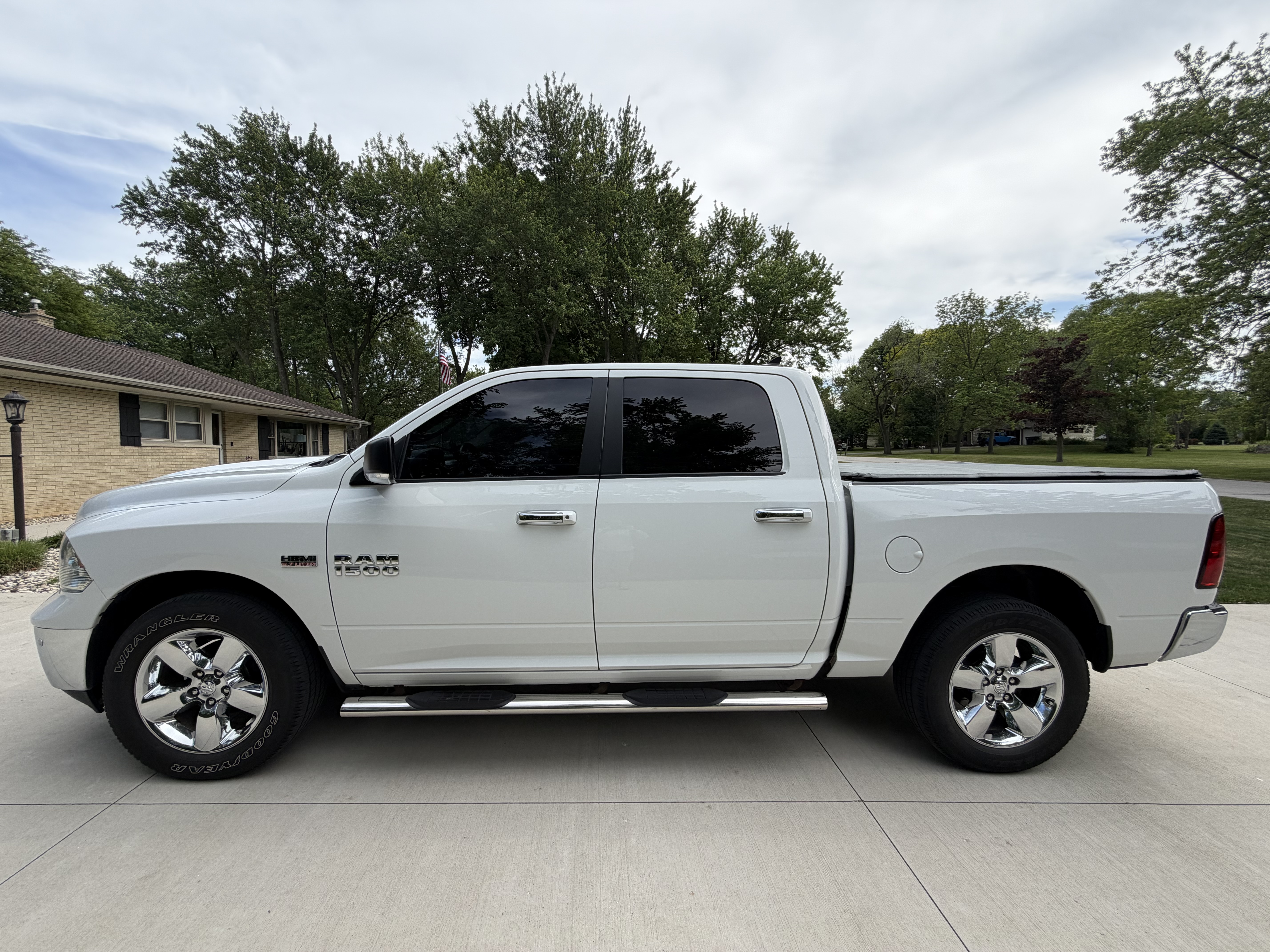 Used 2015 RAM 1500 Big Horn AWD/4WD image 1