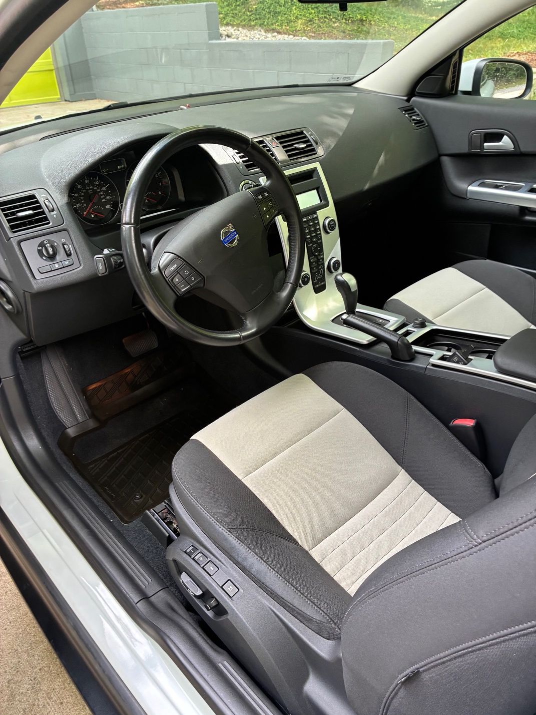 Used 2012 Volvo C30 T5 FWD image 17