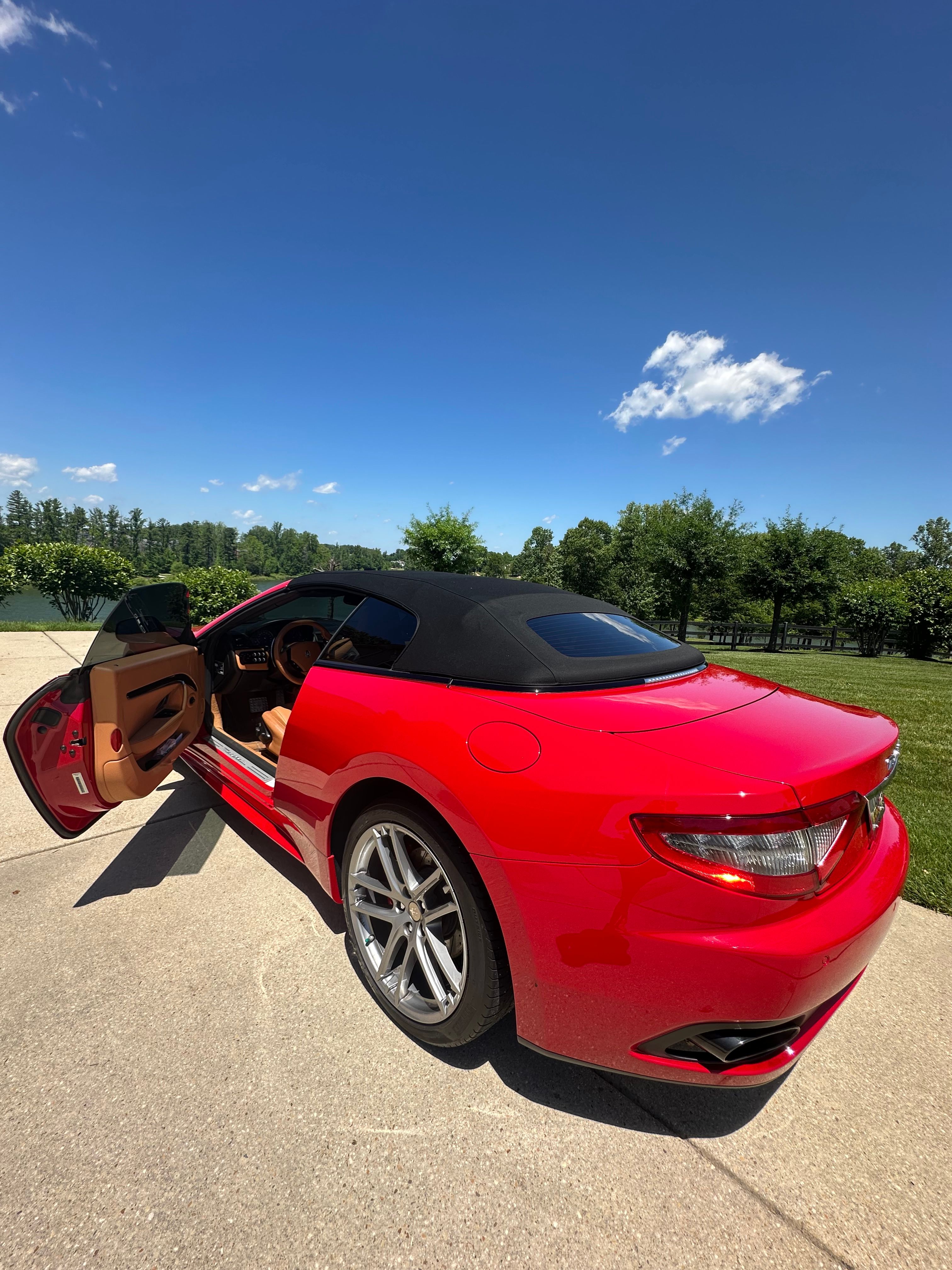 Used 2016 Maserati GranTurismo Sport RWD image 17
