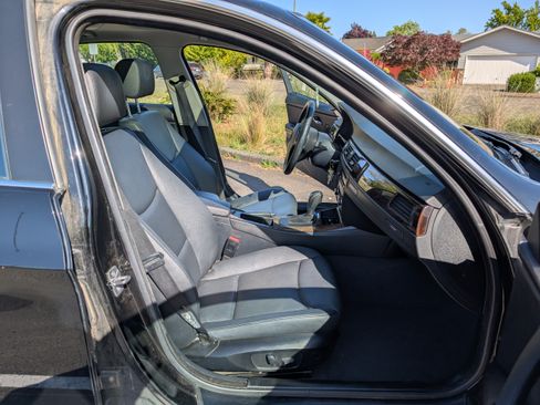 Used 2010 BMW 335i Sedan image 19