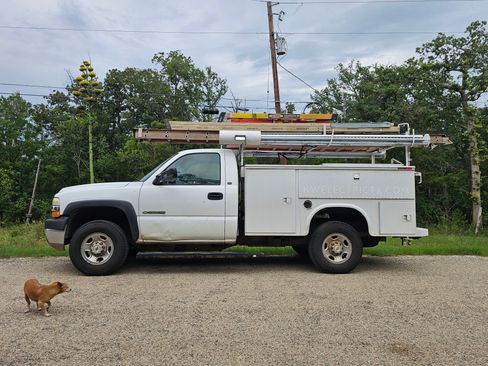Used 2001 Chevrolet Silverado 2500 2WD Regular Cab image 8