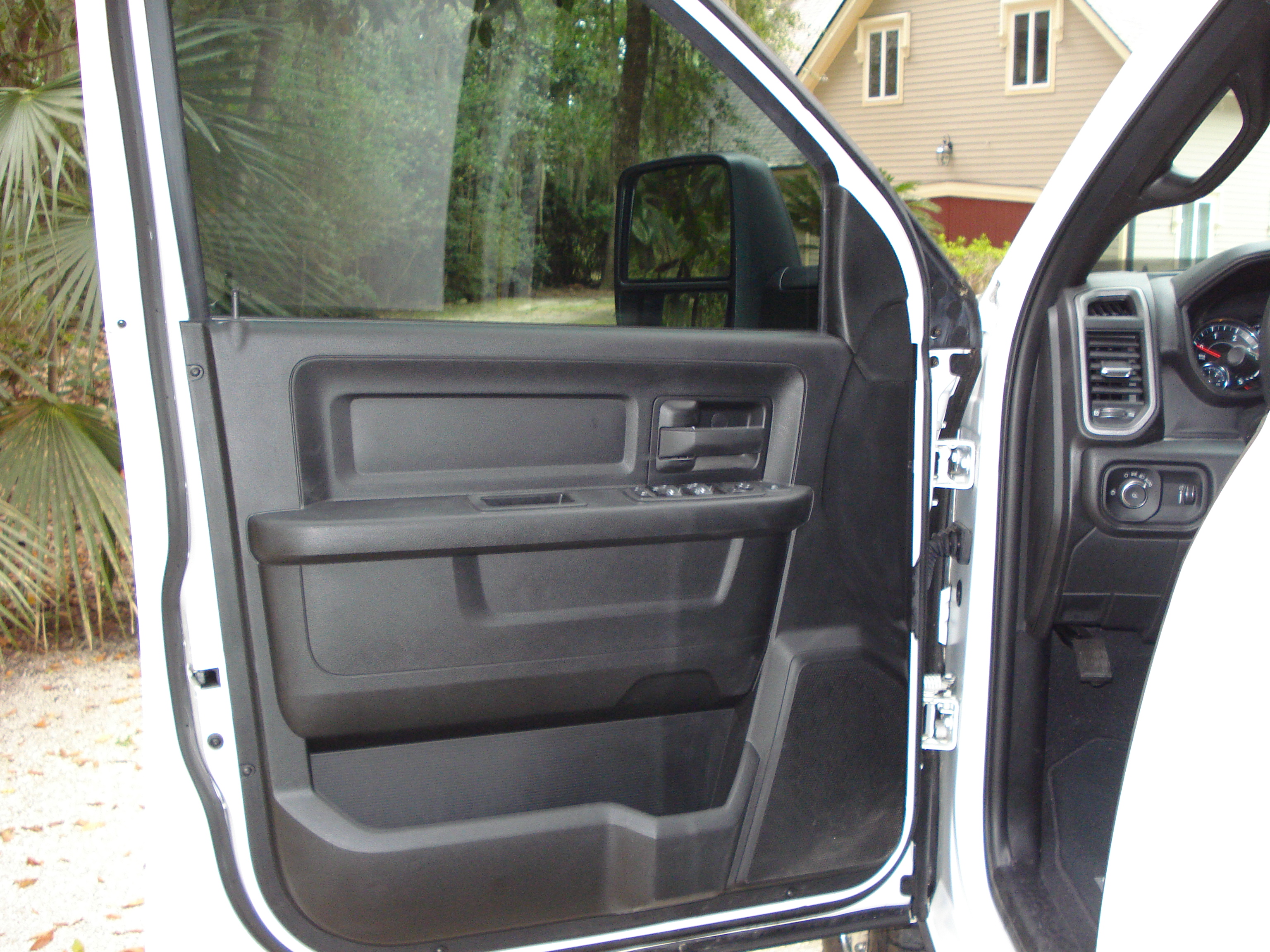 Used 2024 RAM 2500 Tradesman w/ Chrome Appearance Group AWD/4WD image 21