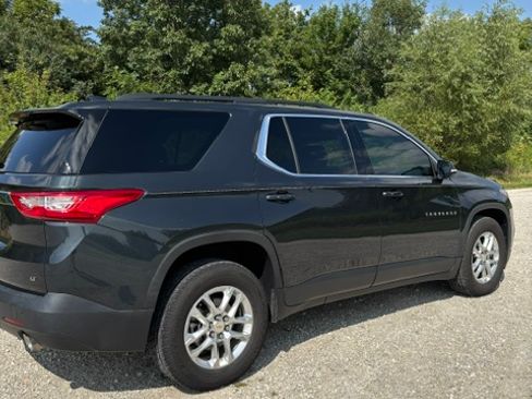 Used 2020 Chevrolet Traverse LT w/ Driver Confidence II Package AWD/4WD image 8