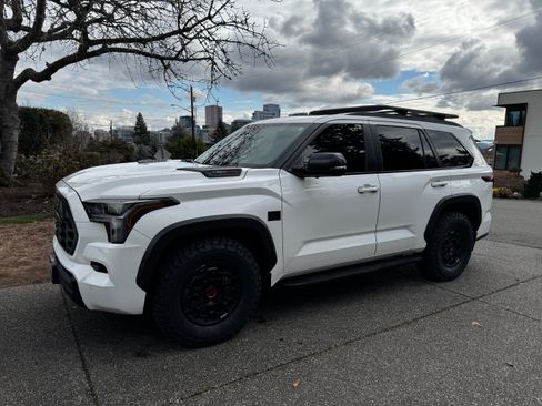 Used 2024 Toyota Sequoia TRD Pro AWD/4WD image 1