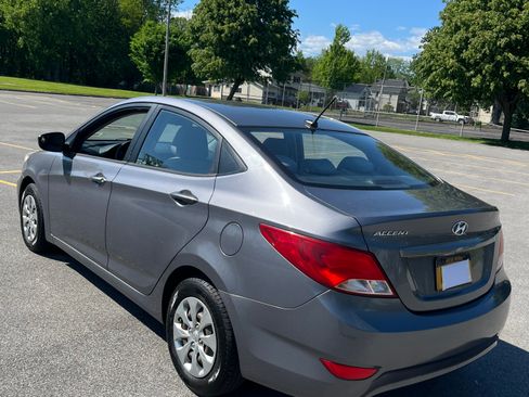 Used 2015 Hyundai Accent GLS FWD image 9