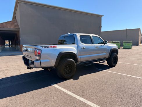 Used 2020 Toyota Tacoma TRD Off-Road image 5