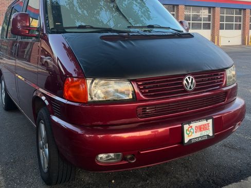 Used 2002 Volkswagen Eurovan MV image 2