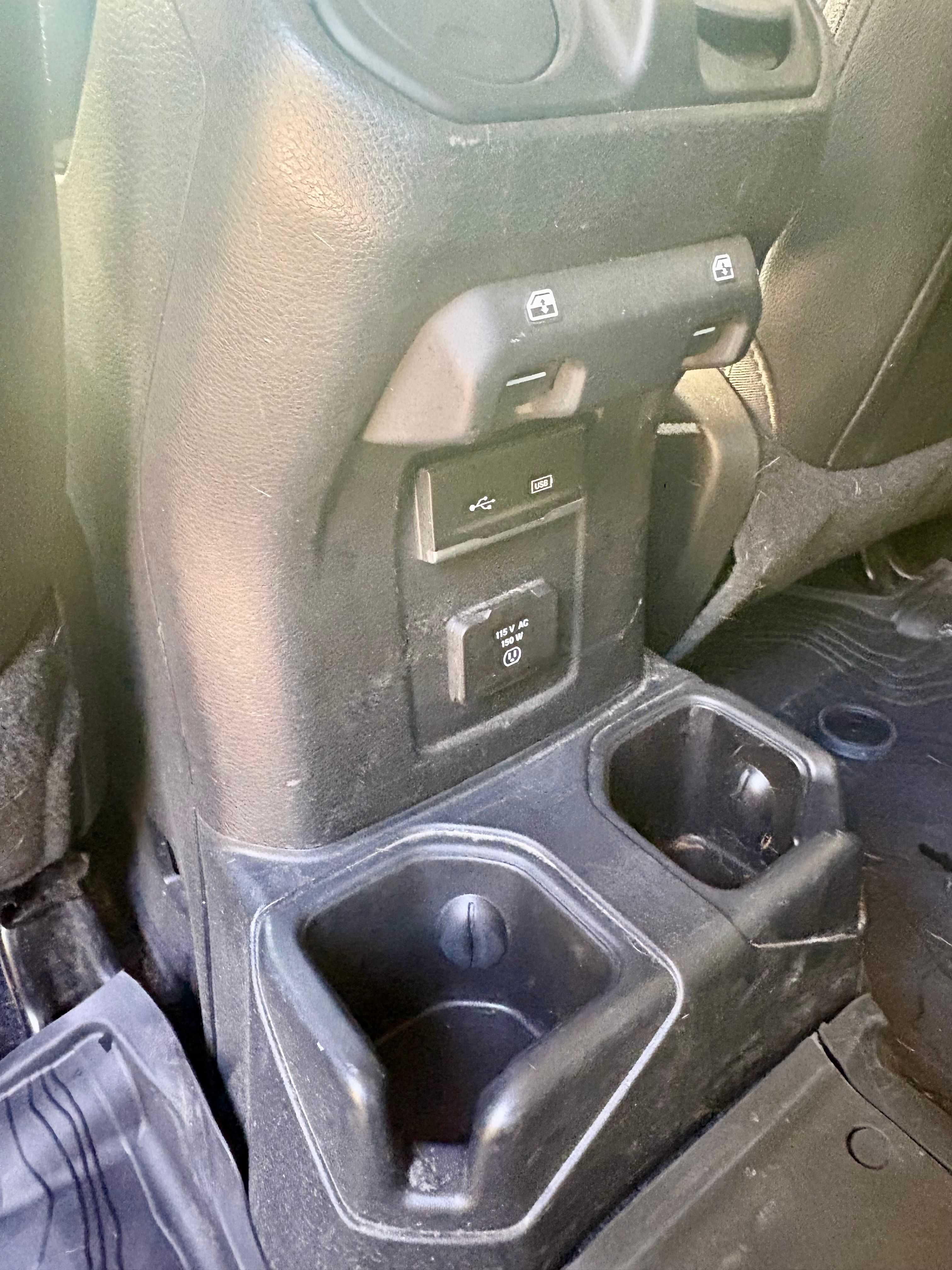 Used 2019 Jeep Wrangler Unlimited Sahara AWD/4WD image 22
