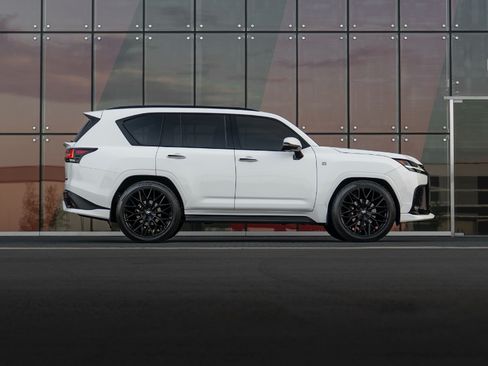 Used 2024 Lexus LX 600 F Sport image 11