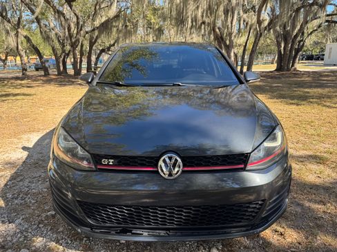 Used 2015 Volkswagen GTI SE image 2