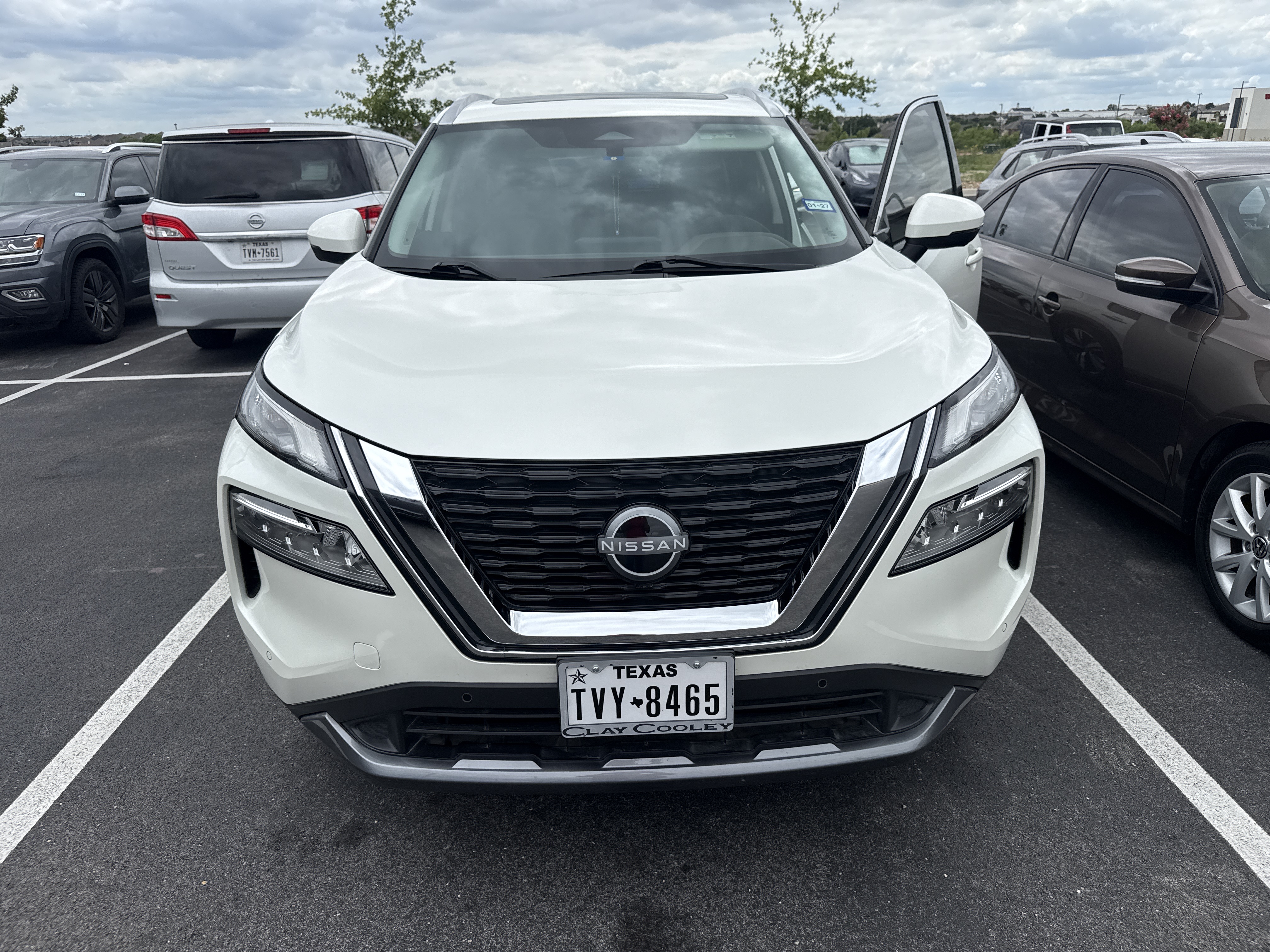 Used 2023 Nissan Rogue SL w/ SL Premium Package FWD image 4