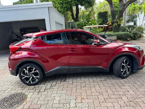 Used 2018 Toyota C-HR XLE image 5