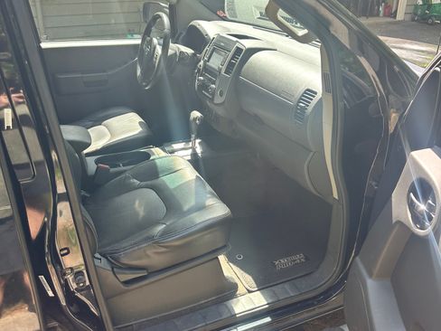 Used 2014 Nissan Xterra PRO-4X w/ Pro-4x Leather Package AWD/4WD image 4
