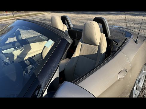 Used 2011 BMW Z4 sDrive30i image 15