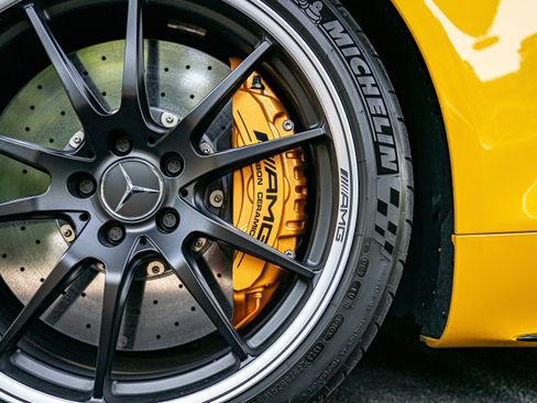 Used 2018 Mercedes-Benz AMG GT R image 18