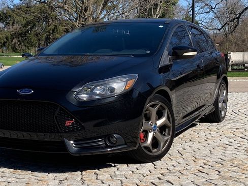 Used 2014 Ford Focus ST w/ Equipment Group 202A image 4