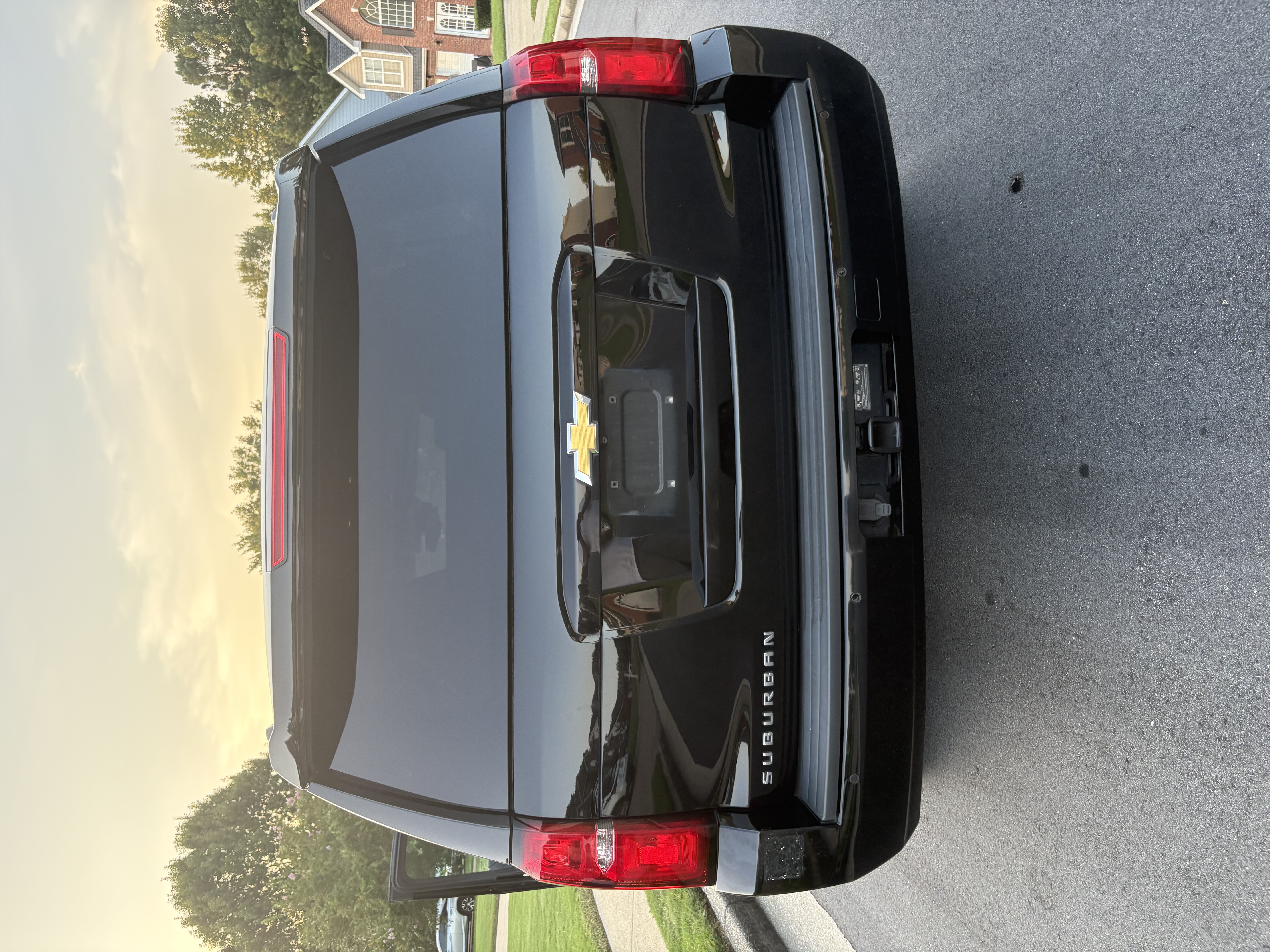 Used 2020 Chevrolet Suburban LT AWD/4WD image 1