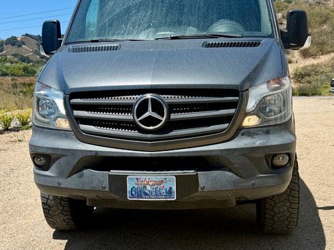 Used 2016 Mercedes-Benz Sprinter 2500 image 2