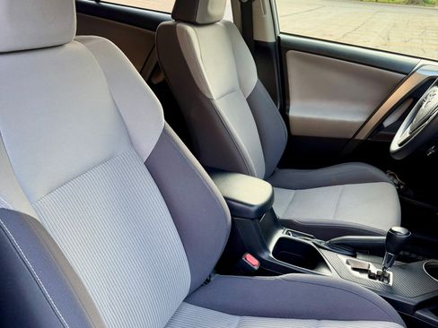 Used 2015 Toyota RAV4 XLE AWD/4WD image 12