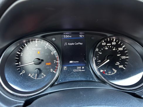 Used 2018 Nissan Rogue SL FWD image 17