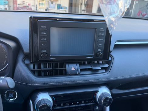 Used 2020 Toyota RAV4 XLE image 11