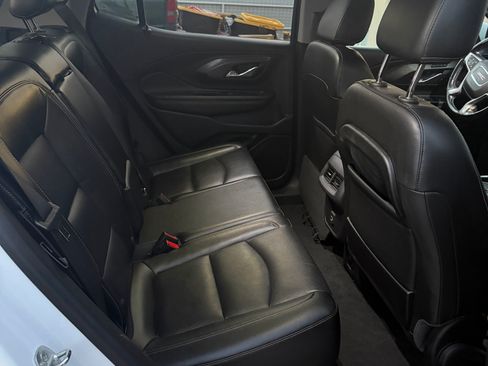 Used 2021 GMC Terrain SLT image 17