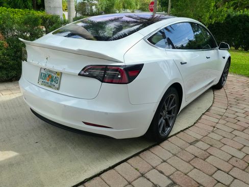 Used 2018 Tesla Model 3 Long Range image 8