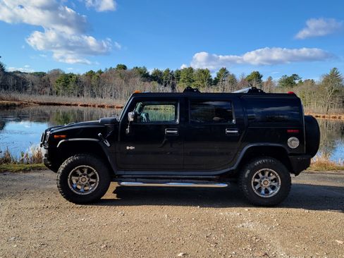 Used 2005 HUMMER H2 w/ Preferred Equipment Group image 4