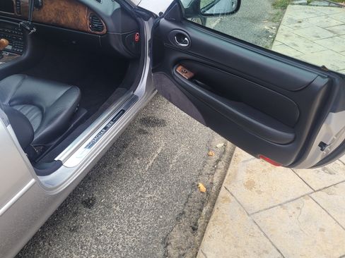 Used 2001 Jaguar XK8 Convertible image 11