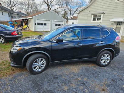 Used 2016 Nissan Rogue SV w/ SV Premium Package