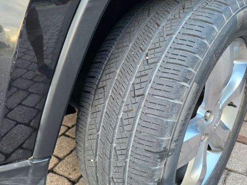 Used 2011 Jeep Grand Cherokee Limited w/ Luxury Group II image 6