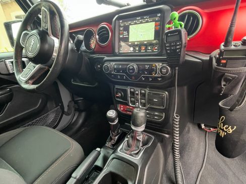 Used 2019 Jeep Wrangler Unlimited Rubicon w/ Dual Top Group image 22