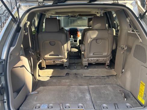 Used 2010 Toyota Sienna XLE Limited image 15