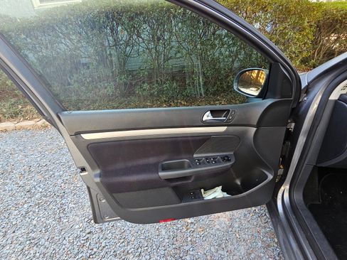 Used 2008 Volkswagen Rabbit S image 20