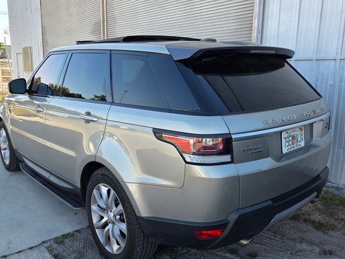 Used 2014 Land Rover Range Rover Sport HSE image 2