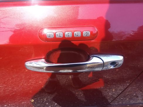 Used 2010 Lincoln MKX Sport Utility 4D image 11