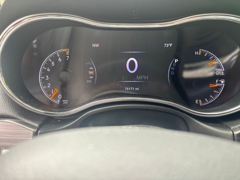 Used 2019 Jeep Grand Cherokee Altitude AWD/4WD image 9