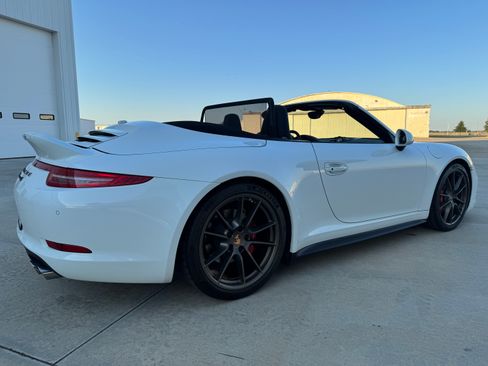 Used 2014 Porsche 911 Carrera 4S AWD/4WD image 6
