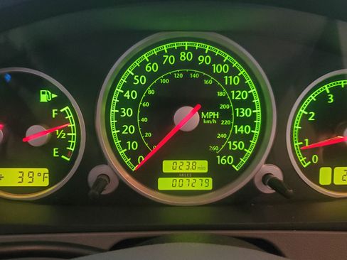 Used 2005 Chrysler Crossfire Limited image 24