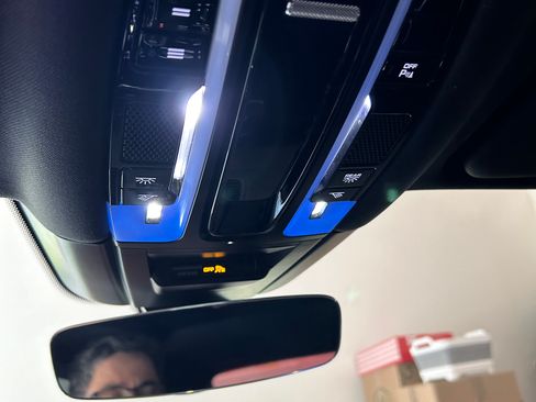 Used 2020 Porsche Cayenne image 6