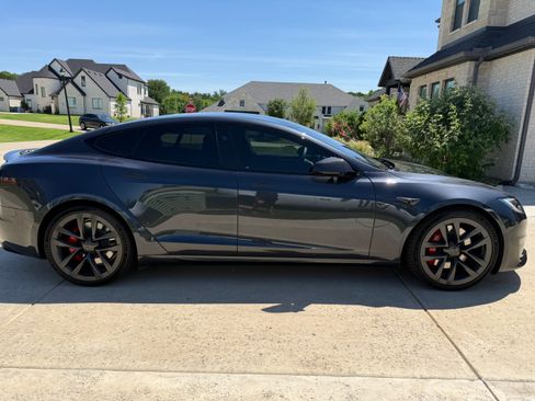 Used 2025 Tesla Model S Plaid image 4