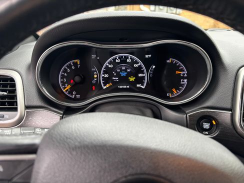 Used 2018 Jeep Grand Cherokee Altitude image 15