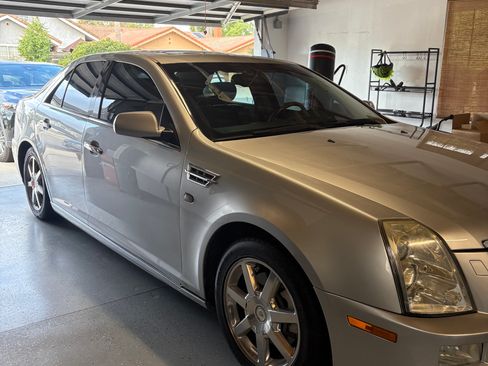 Used 2009 Cadillac STS V8 image 4
