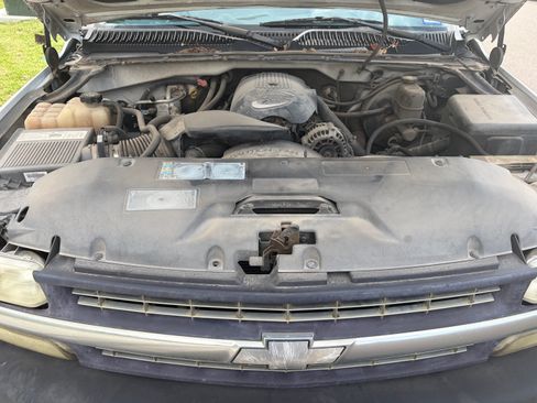 Used 2002 Chevrolet Silverado 1500 LS w/ Heavy Duty Suspension Pkg AWD/4WD image 9